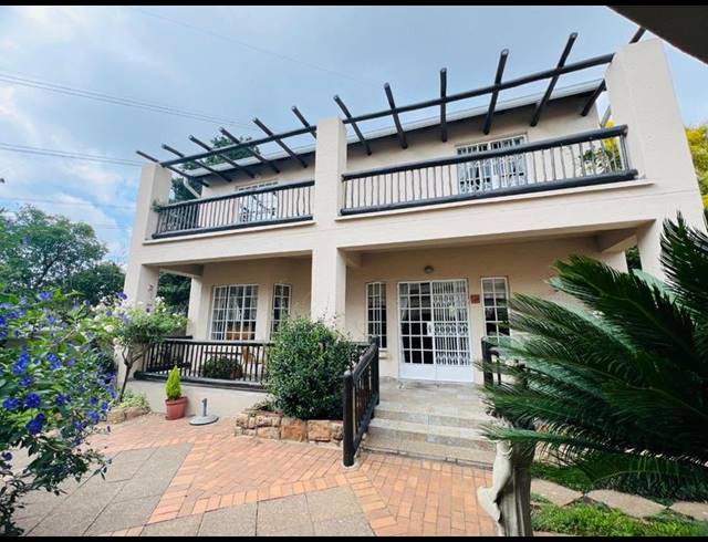 3 BEDROOM TOWNHOUSE FOR SALE IN EDEN GLEN